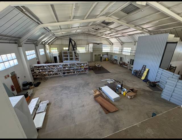 1,000M² WAREHOUSE FOR SALE IN RAND LEASE